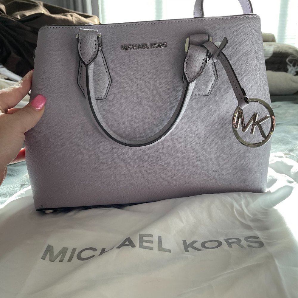 100% Auth Michael Kors Saffiano Leather Camille M